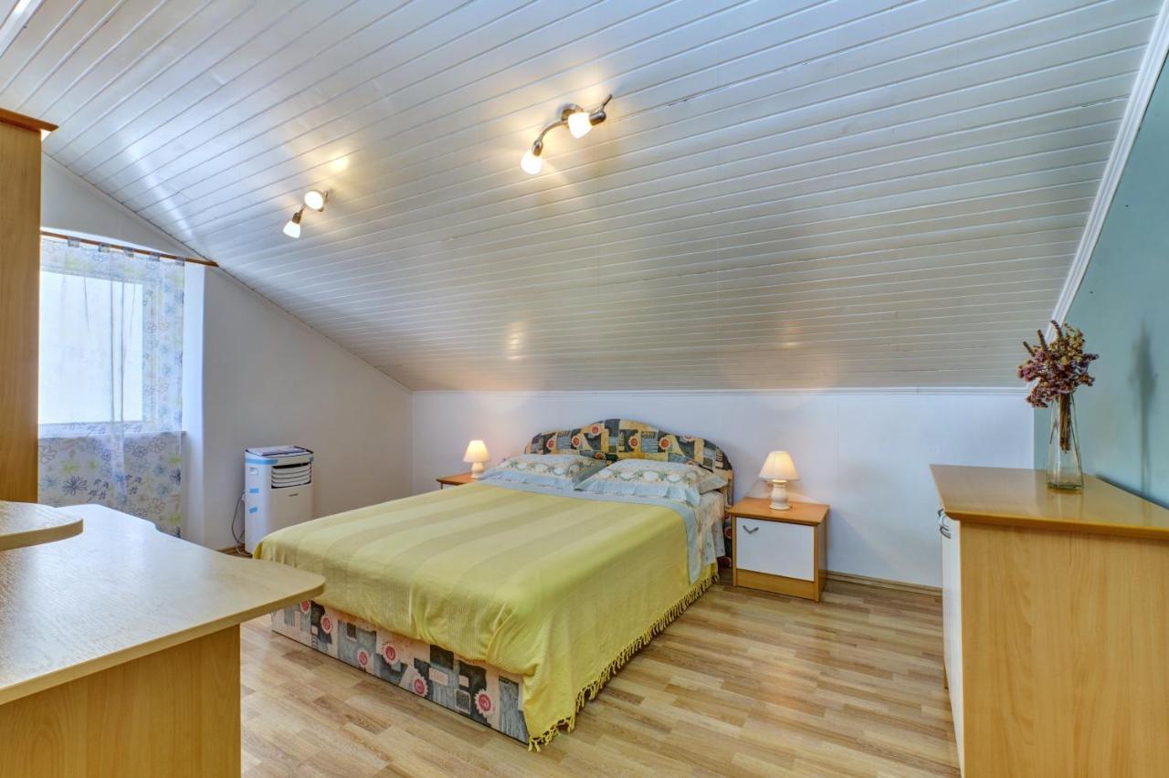 Dami Apartment *